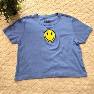 Modern Lux Blue Smiley Face Cropped Y2K Crewneck Tee, Size Medium